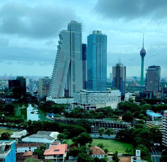 Altair Colombo - View, Location, Ultra Luxury! Apartment Luaran gambar