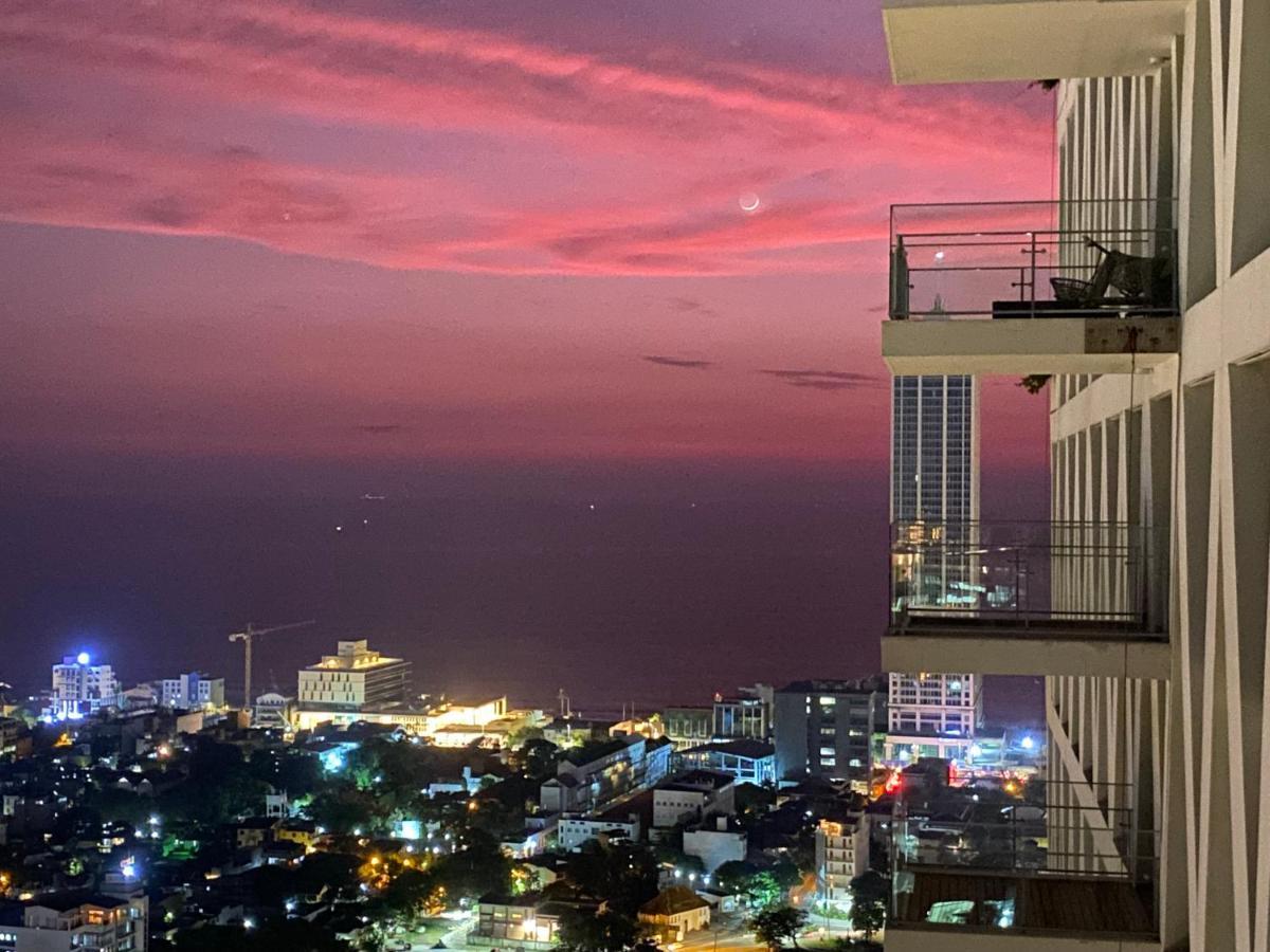 Altair Colombo - View, Location, Ultra Luxury! Apartment Luaran gambar